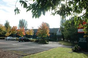 Hotel Ibis South 2*